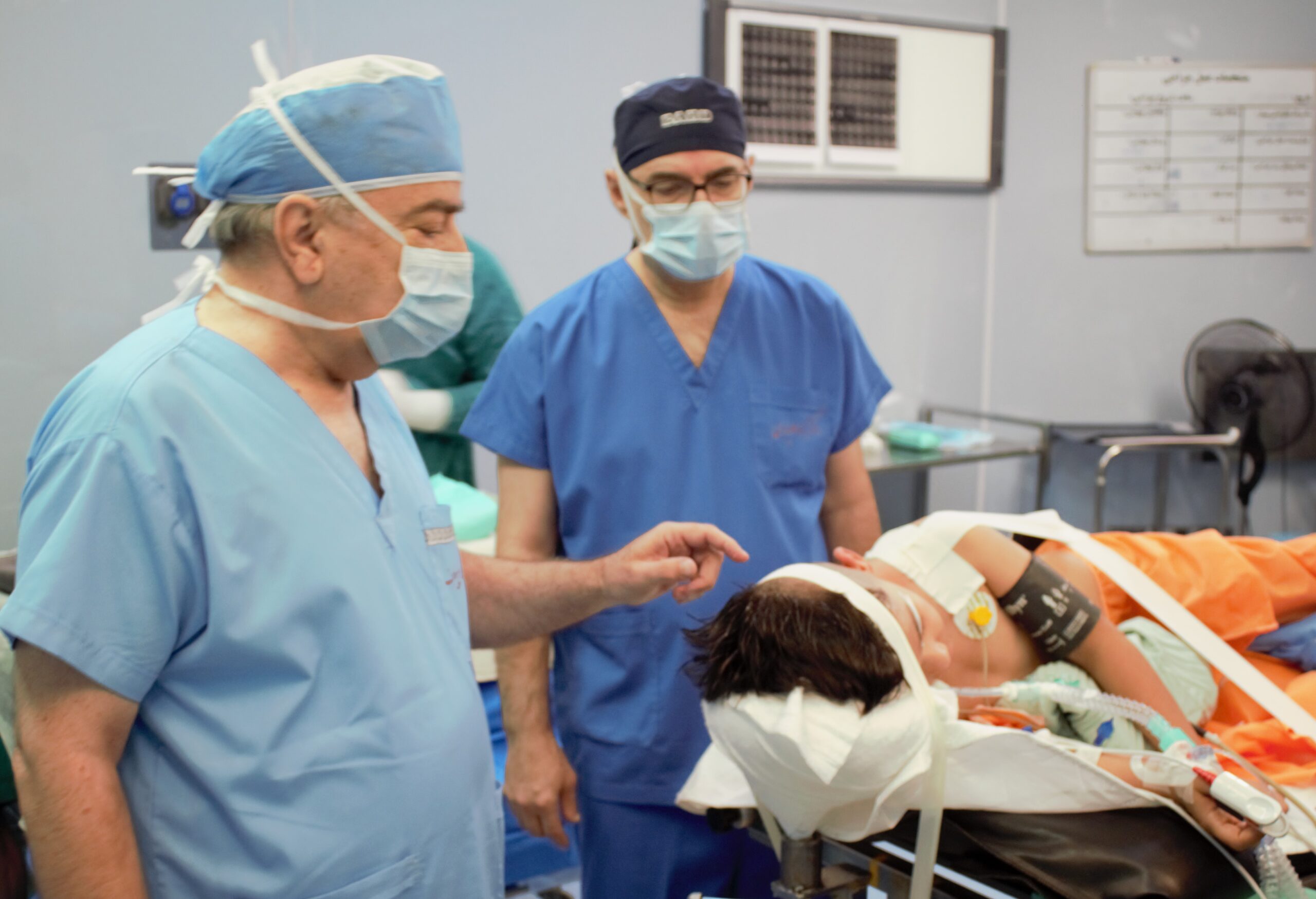 دکتر بیطرف عمل مغز- صورت